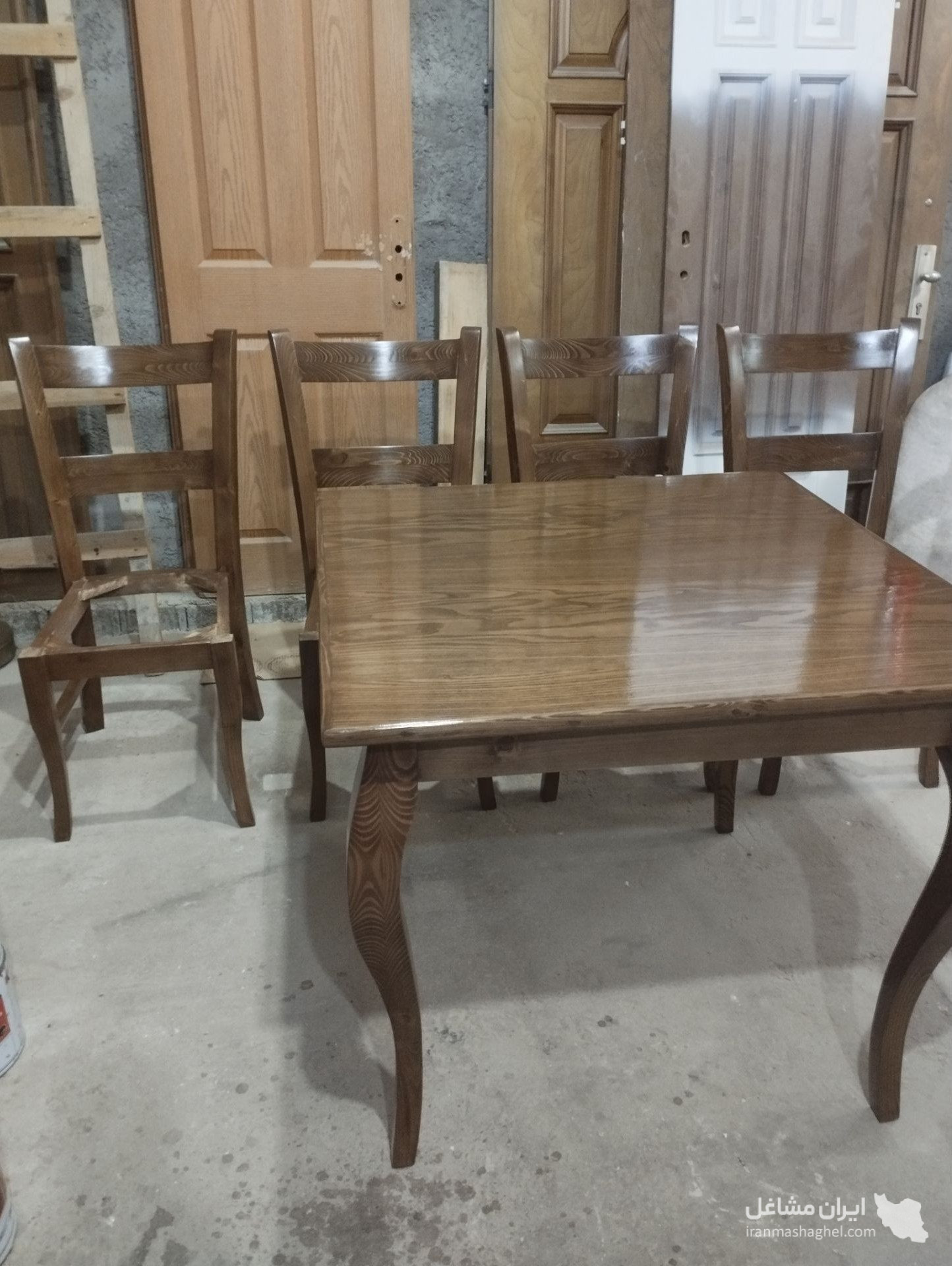 رنگکاری صنایع چوبی امیر در رشت