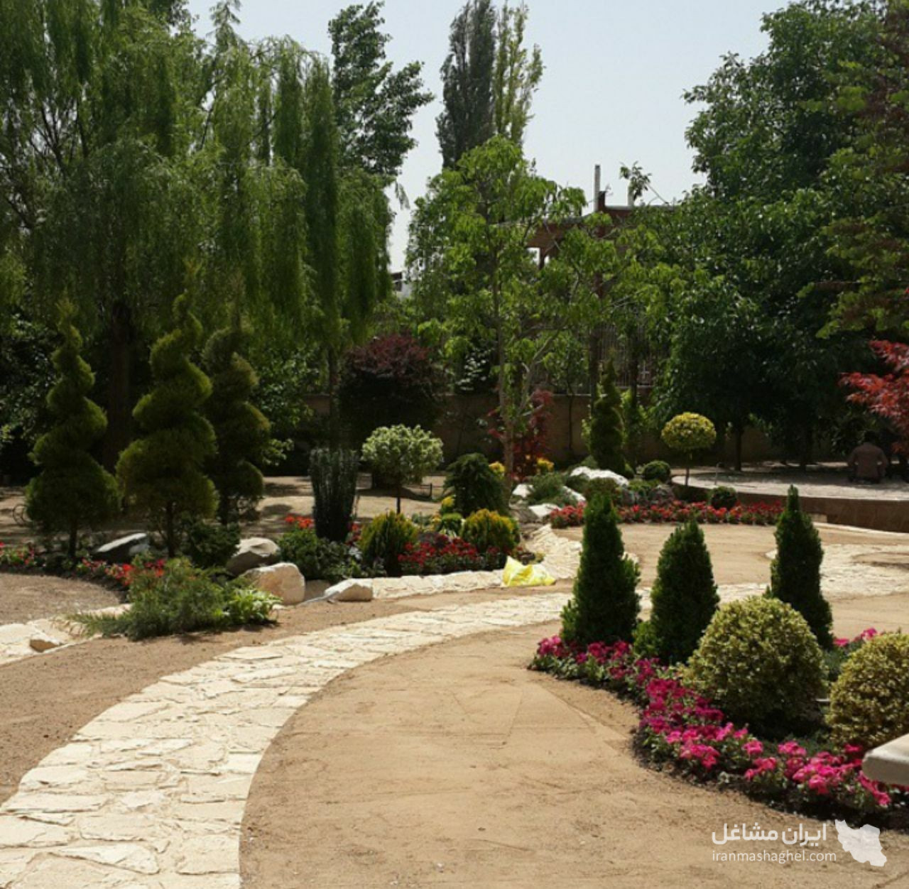 اجرای محوطه و مهندسی فضای سبز صفر تا صد گروه دیپو در لنگرود
