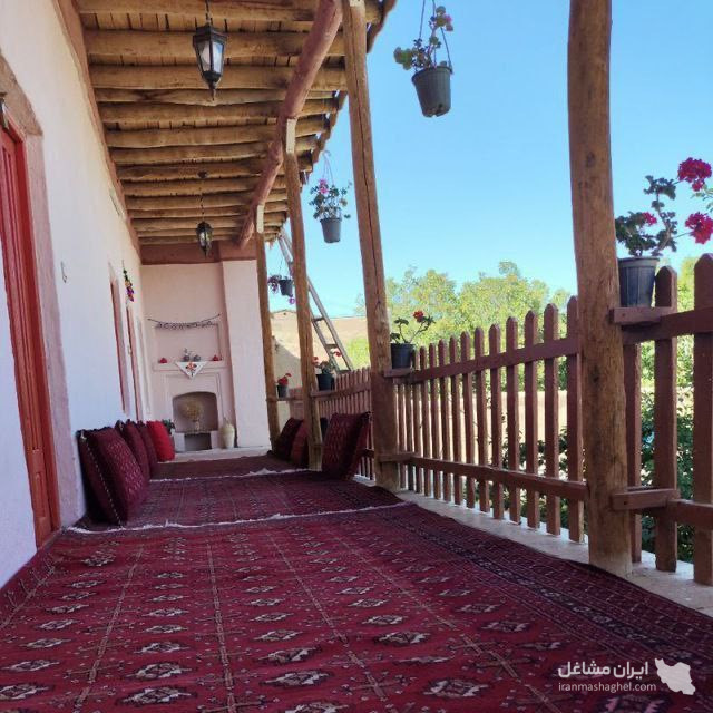 اقامتگاه بومگردی آفتابگردون هویدایی در روستای گردشگری زوارم شیروان