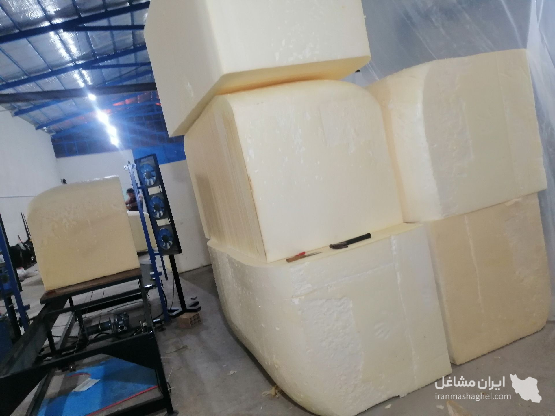 ساخت و فروش دستگاه های تولید ابر و اسفنج آسمان فوم در ارومیه