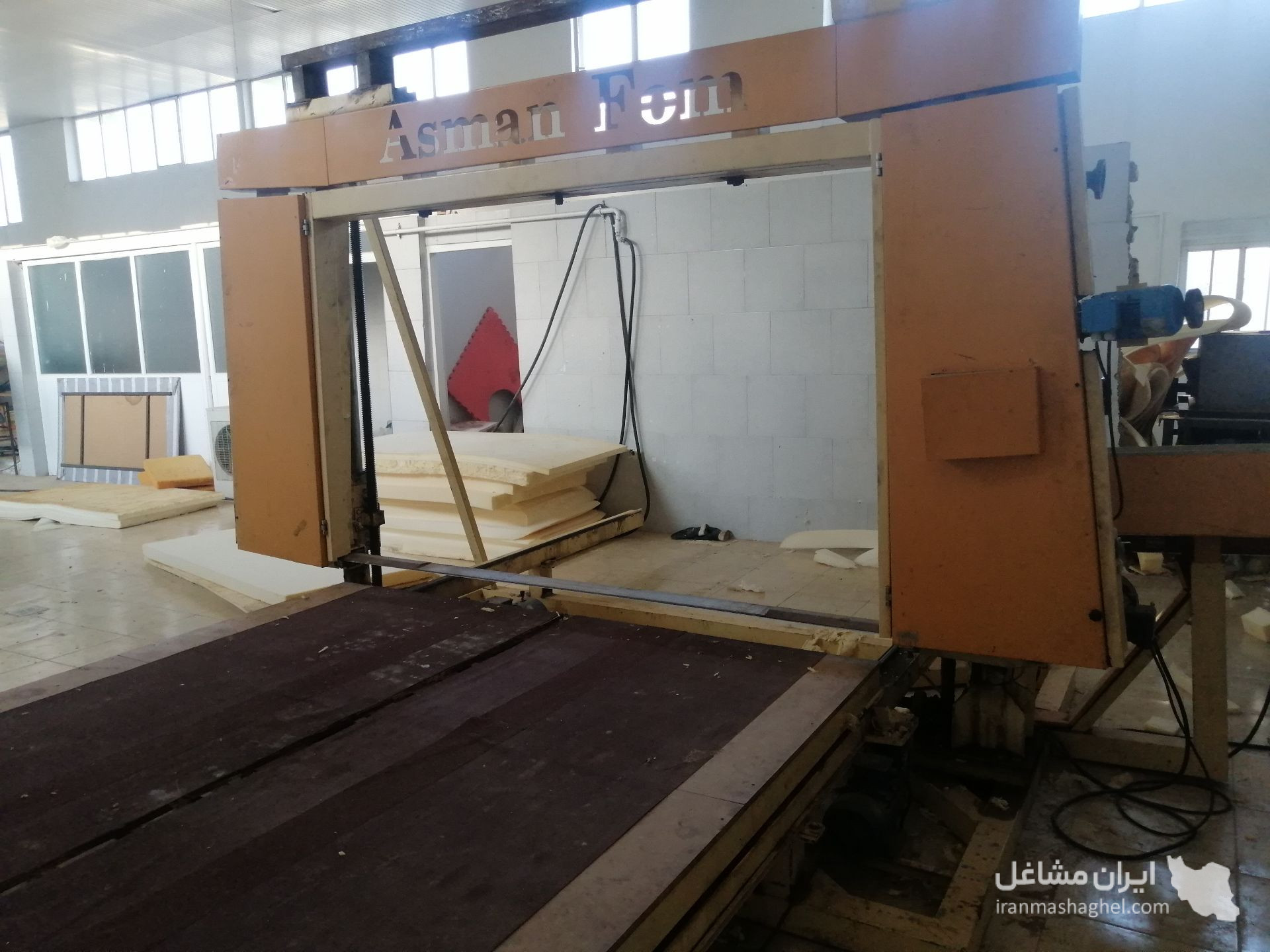 ساخت و فروش دستگاه های تولید ابر و اسفنج آسمان فوم در اصفهان