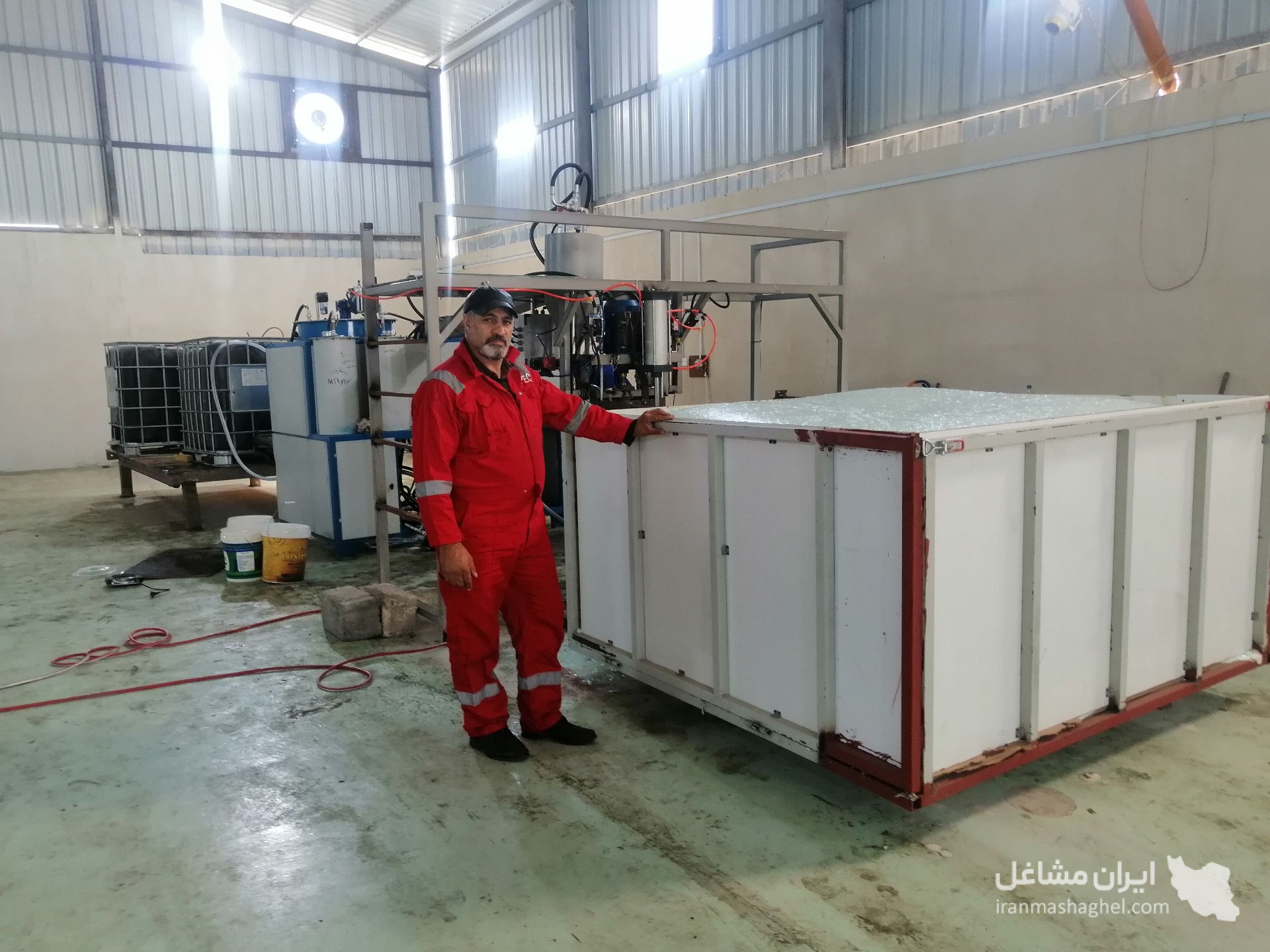 ساخت و فروش دستگاه های تولید ابر و اسفنج آسمان فوم در اصفهان