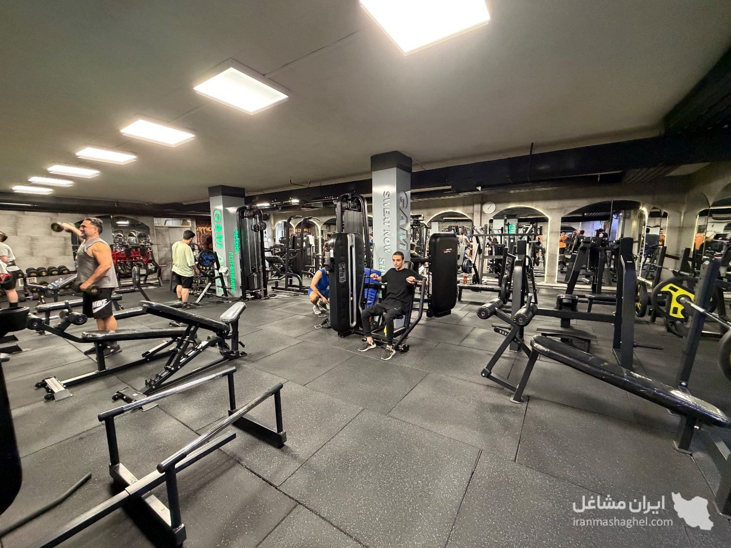 باشگاه ورزشی آقایان گام اول آتنا سیمرغ در بهشتی تهران