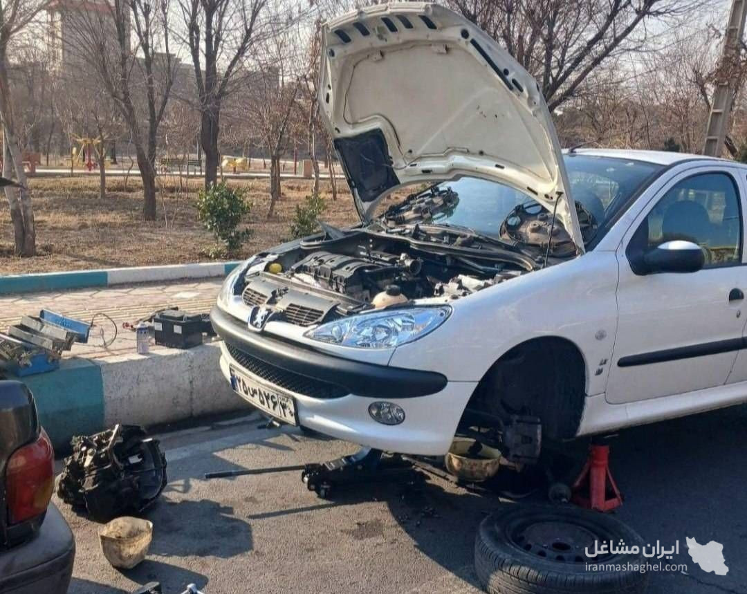 مکانیک و امداد خودرو سیار خاکزاد در اصفهان
