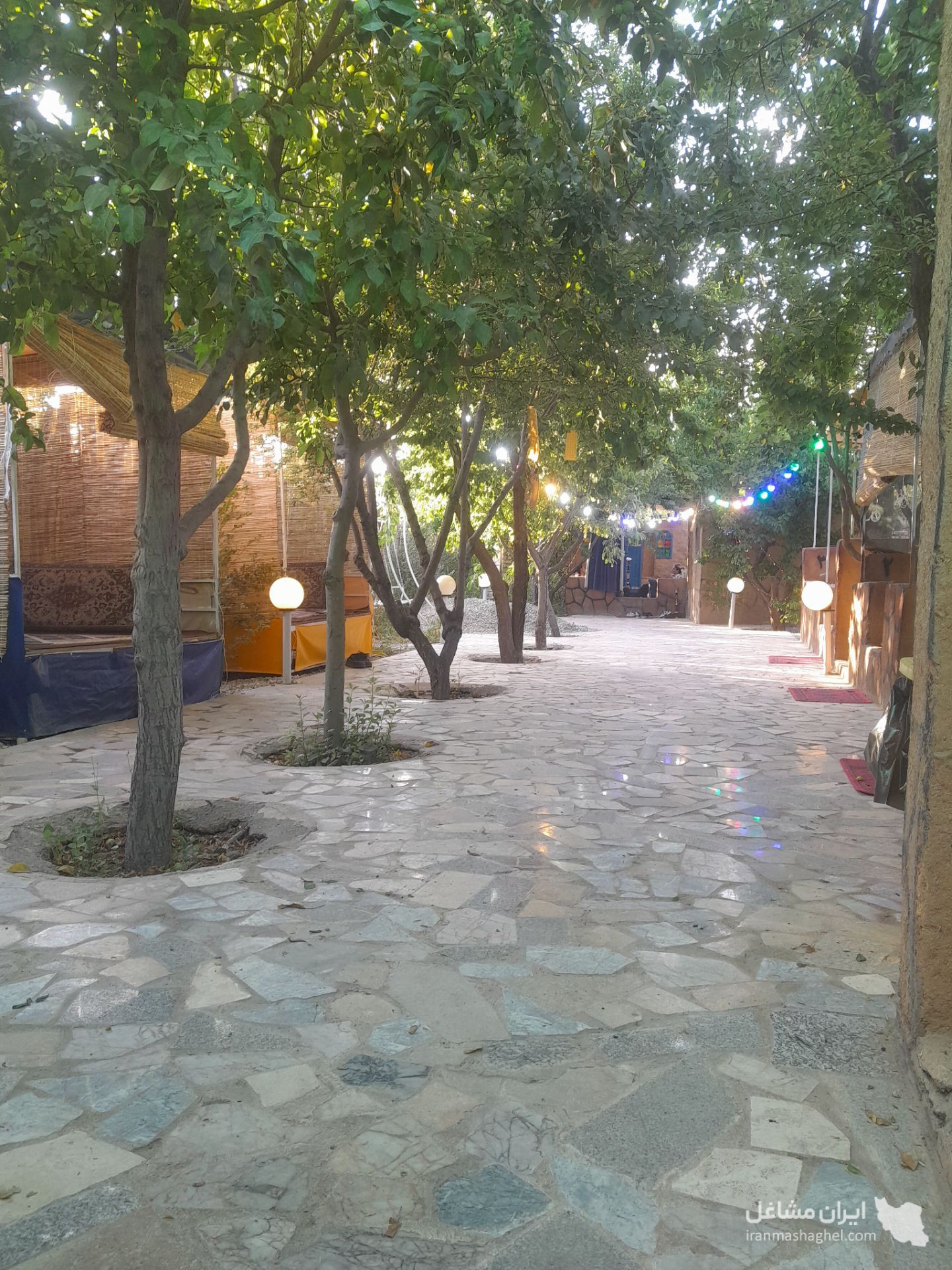 کافه رستوران باغ بهشت در مشهد
