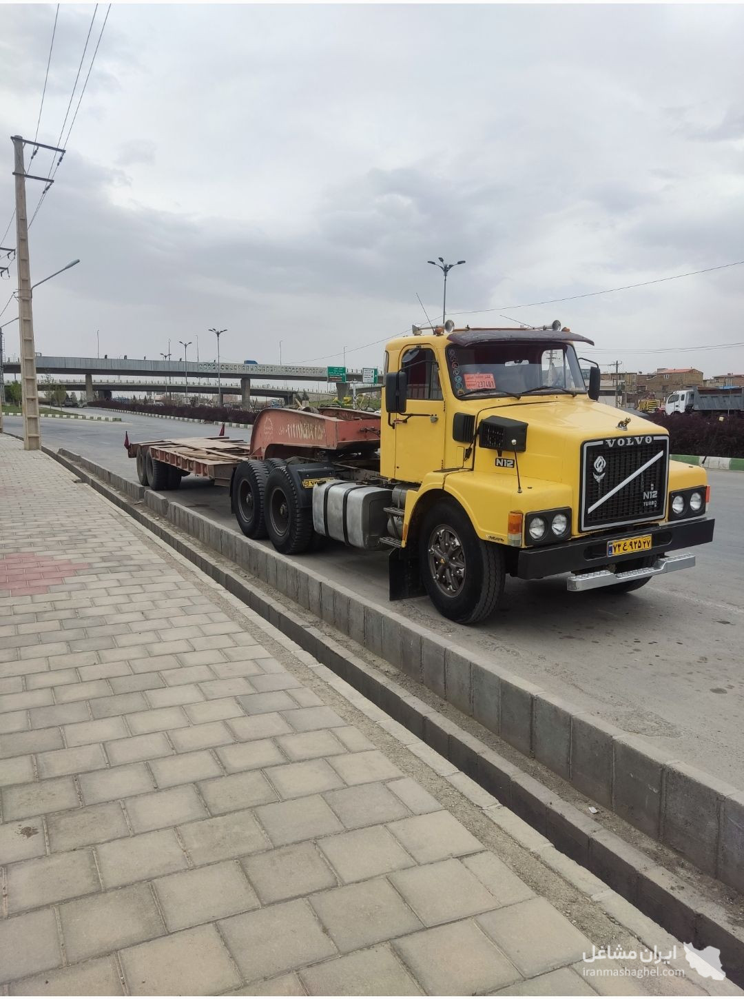 کمرشکن حسن زاده حمل بارهای ترافیکی با کمرشکن دو تا یازده محور در بندرعباس