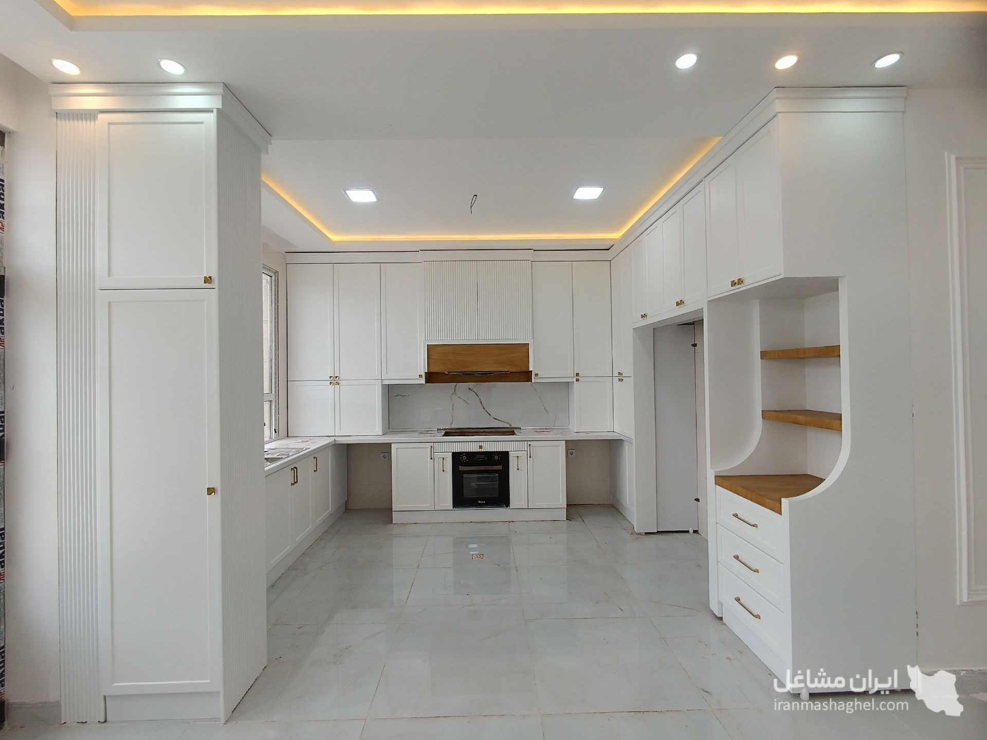 طراحی و نصب کابینت و کمددیواری دکورات به مدیریت امین جوان در فردوس