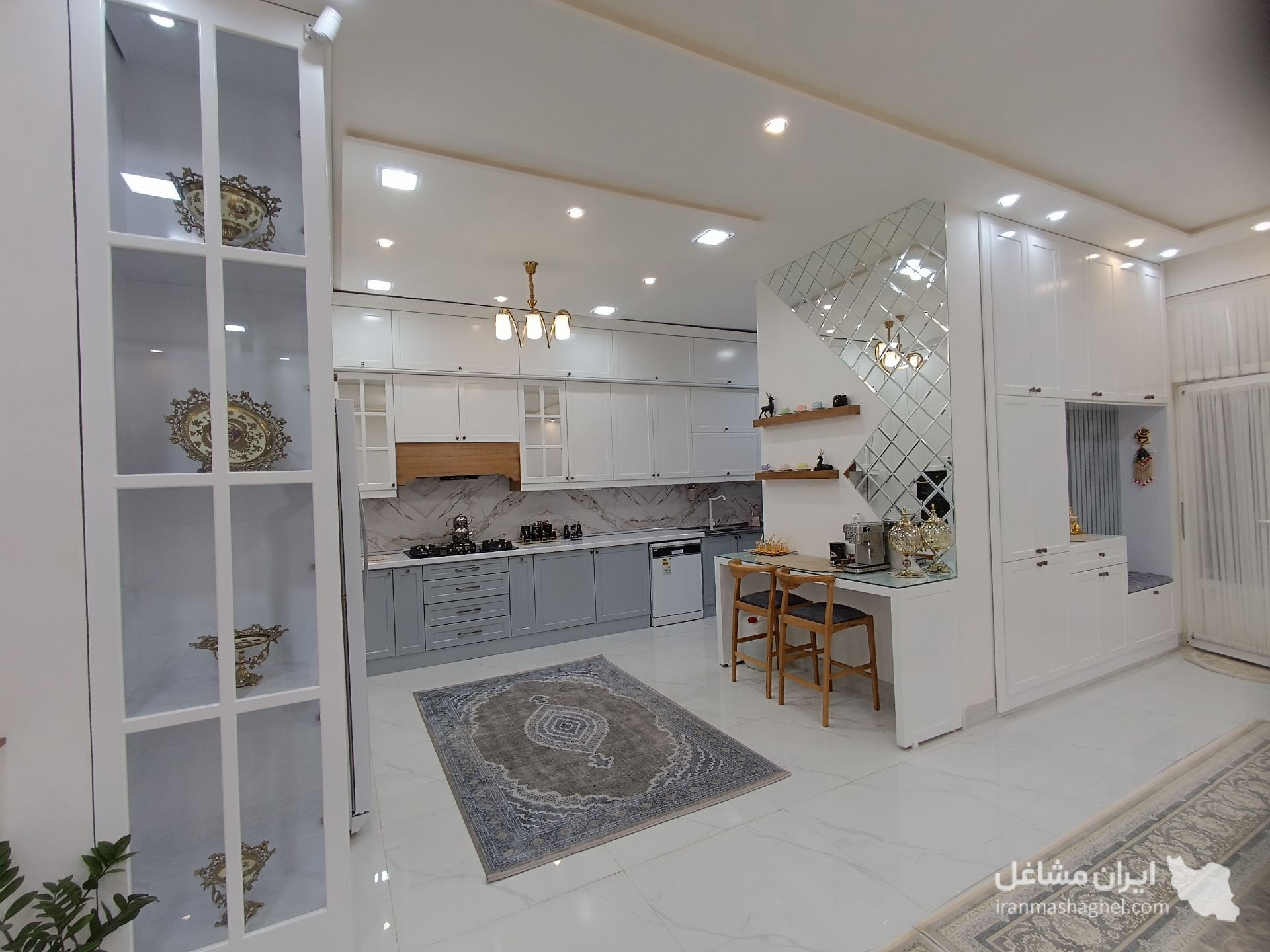 طراحی و نصب کابینت و کمددیواری دکورات به مدیریت امین جوان در فردوس