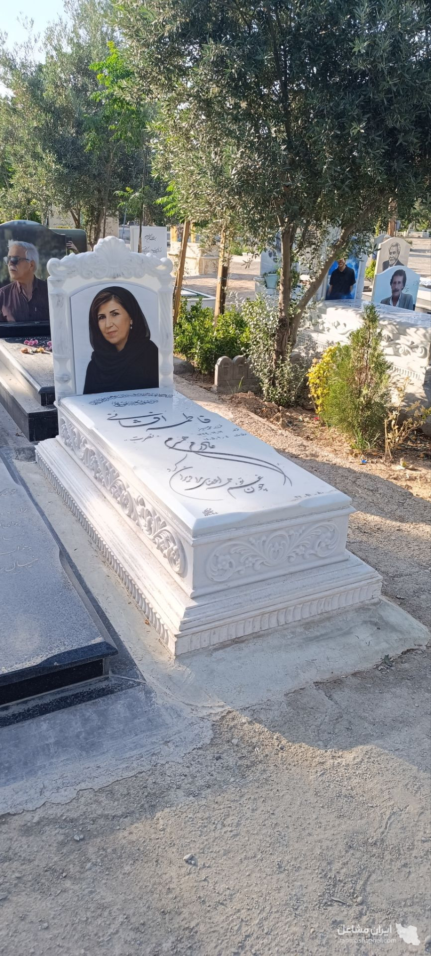 نمایشگاه و فروشگاه سنگ مزار تک به مدیریت آقای نظری در تهران