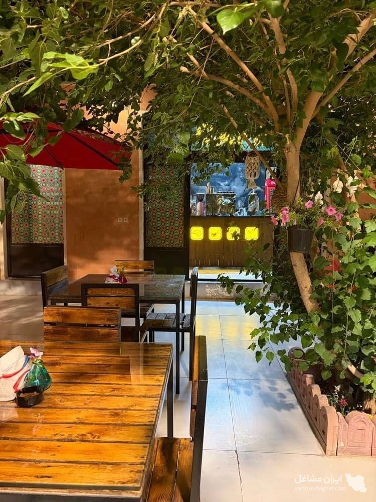 کافه رستوران حیاط پدری به مدیریت آقای عسگری در اصفهان