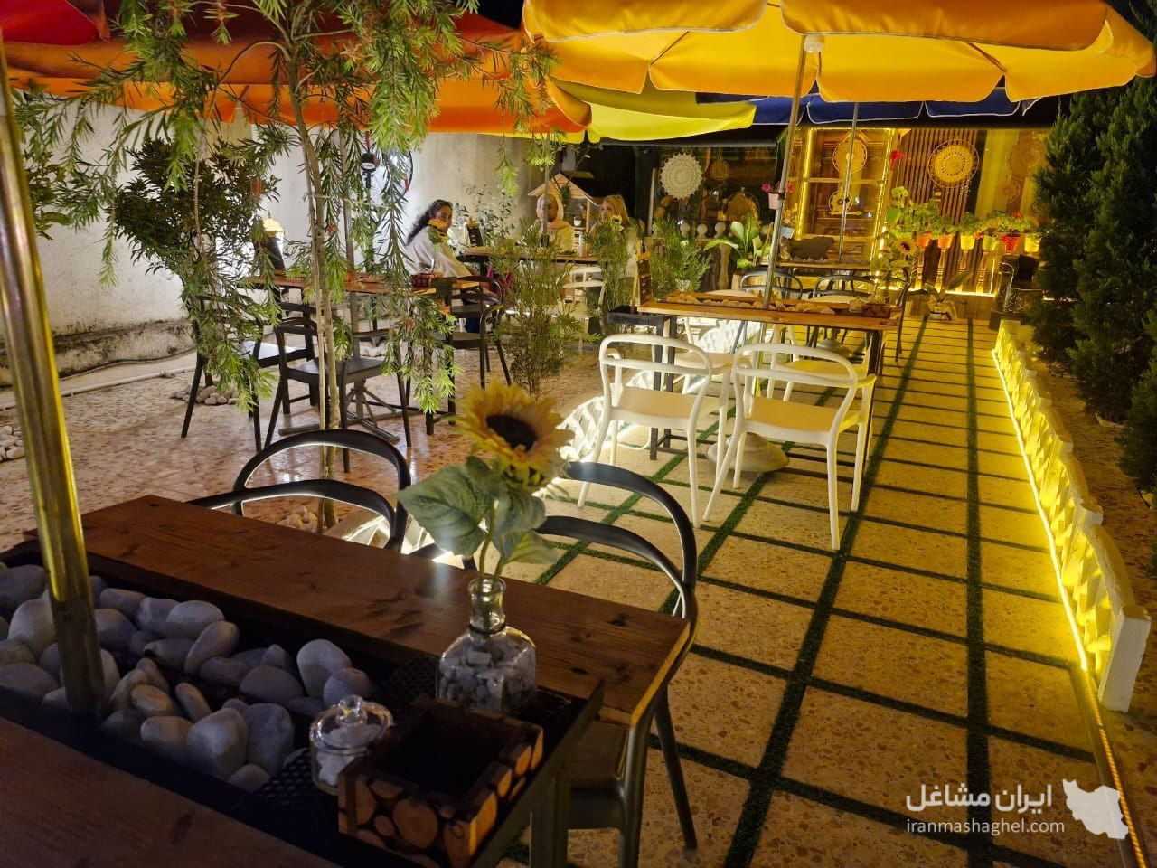 کافه مادر در بندر کیاشهر