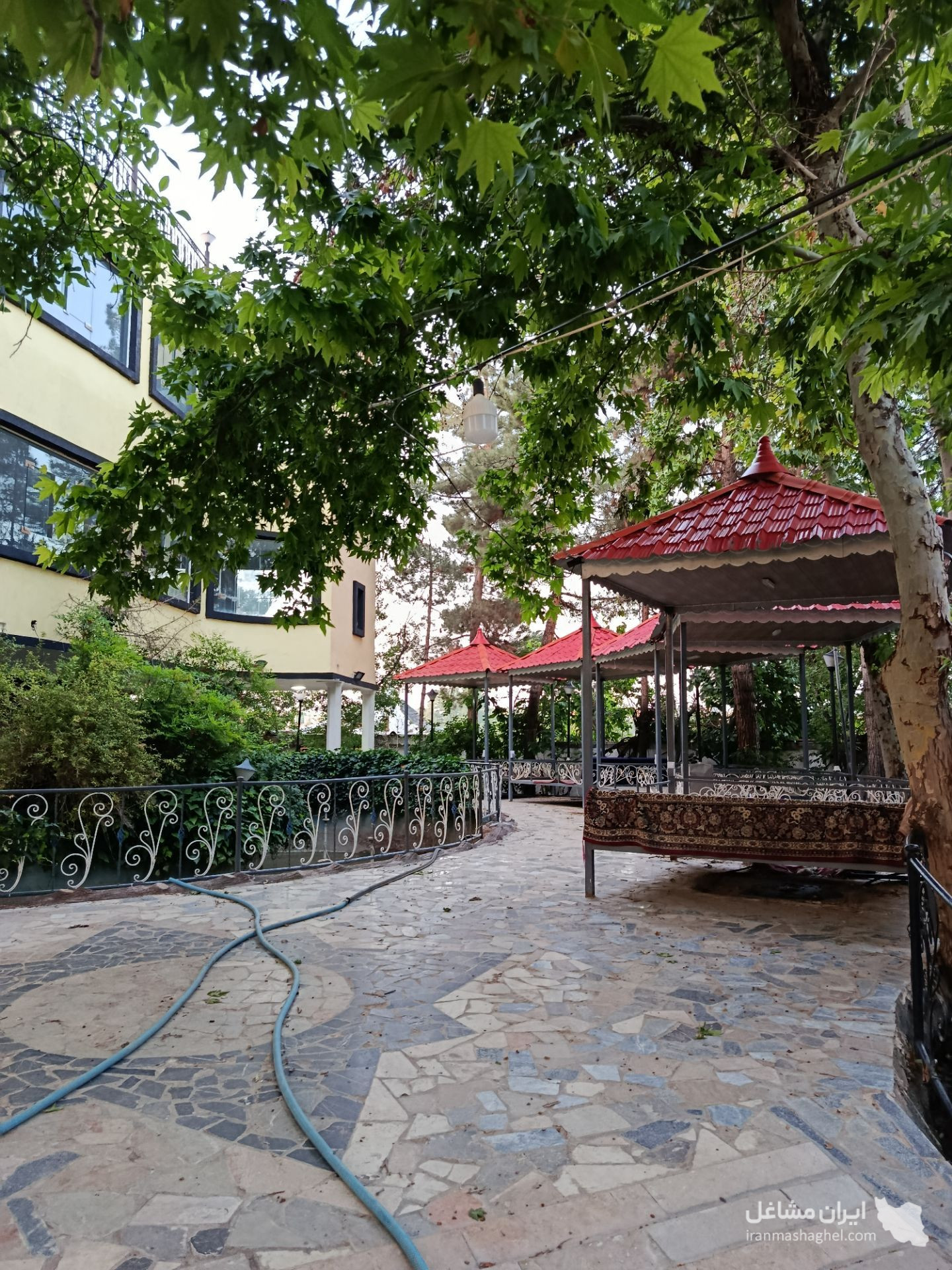 رستوران سنتی آقاخان شاندیز در مشهد