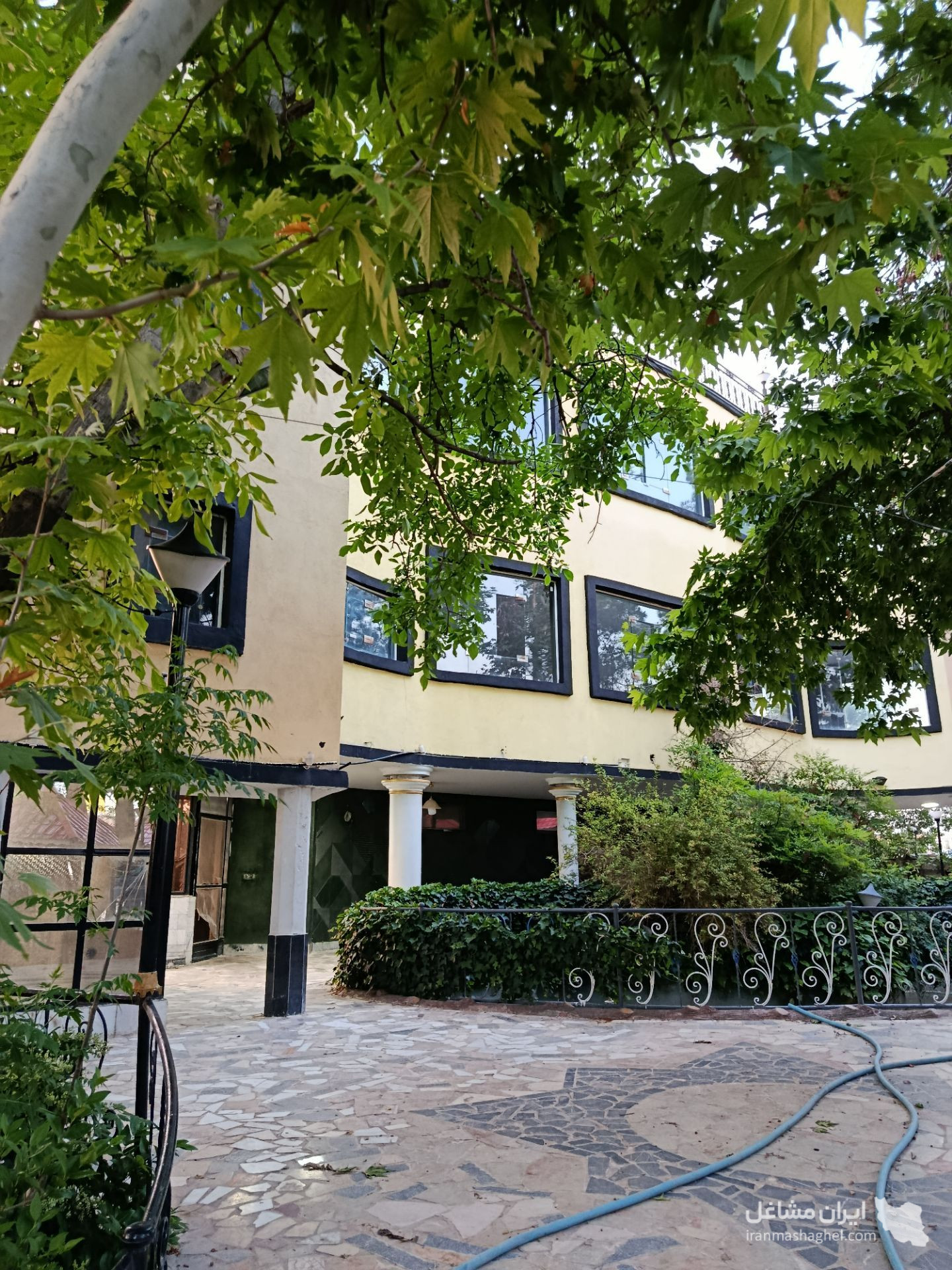 رستوران سنتی آقاخان شاندیز در مشهد