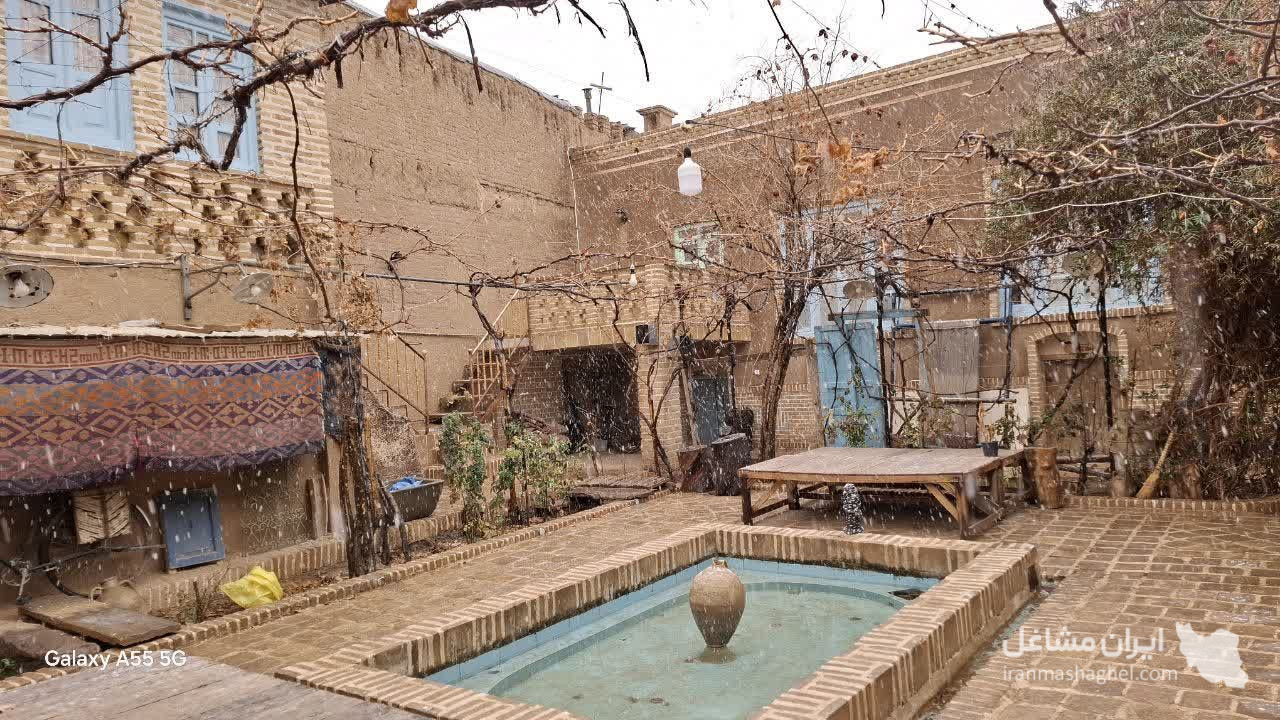 اقامتگاه بومگردی تنسگل در فروتقه کاشمر