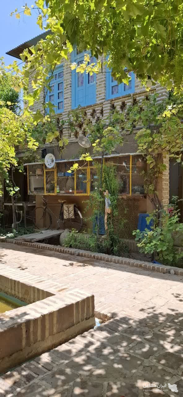 اقامتگاه بومگردی تنسگل در فروتقه کاشمر