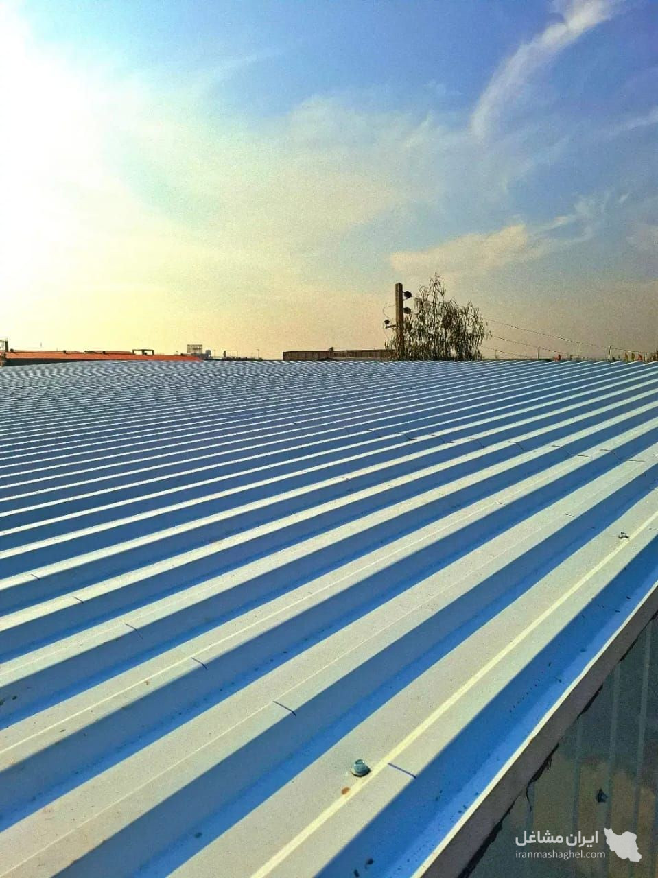تولید و اجرای ساندویچ پانل سقفی آوان در ساوه
