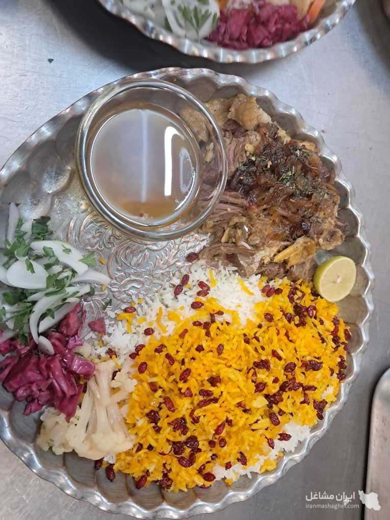 رستوران سنتی و دیزی سرای بابا سلطان در سمنان