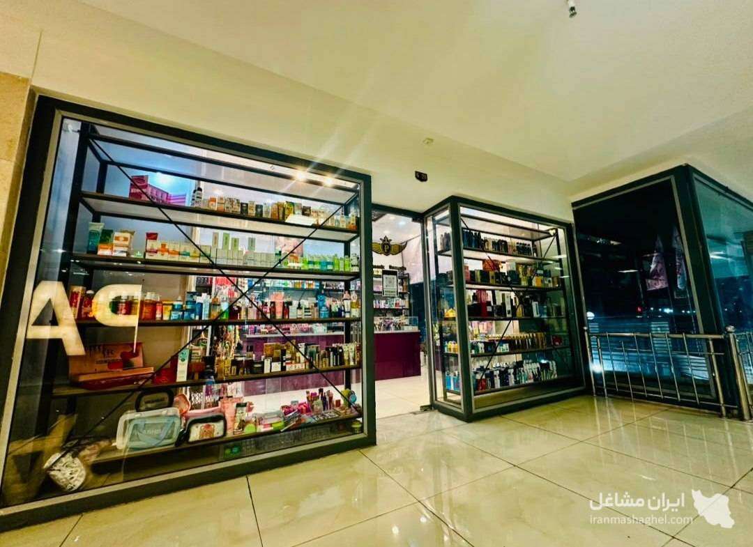 گالری محصولات آرایشی و بهداشتی فونیکس در شیراز