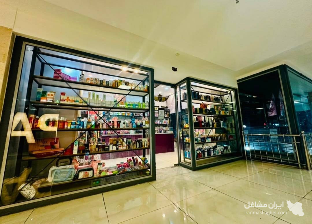 گالری محصولات آرایشی و بهداشتی فونیکس در شیراز