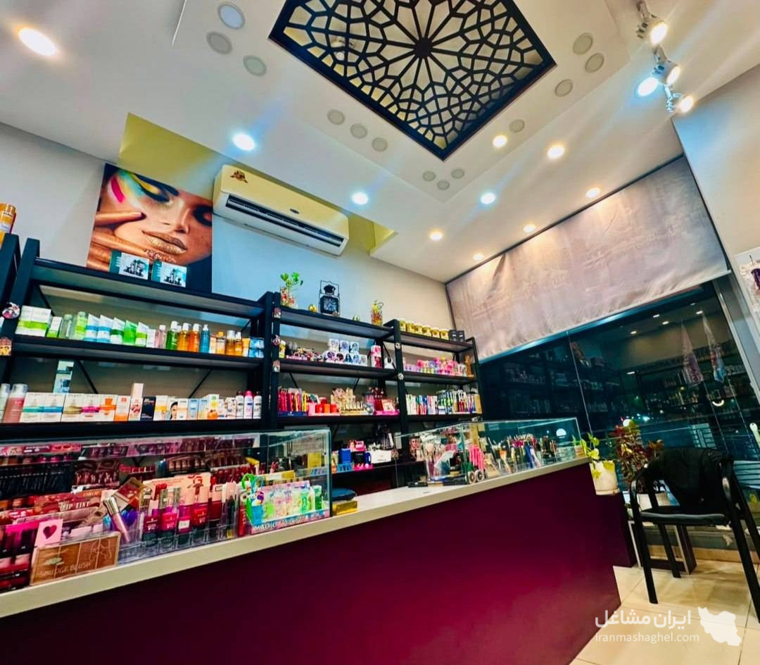 گالری محصولات آرایشی و بهداشتی فونیکس در شیراز